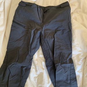 cropped workout pants